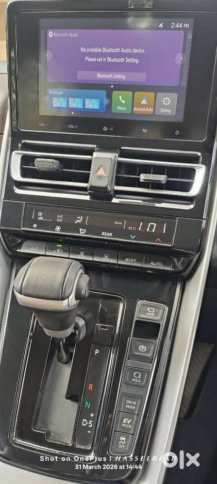 Toyota Innova Hycross 2.0 Vx Hybrid 7 Str, 2023, Petrol