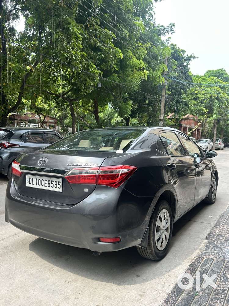 Toyota Corolla Altis 1.8 J, 2015, Petrol