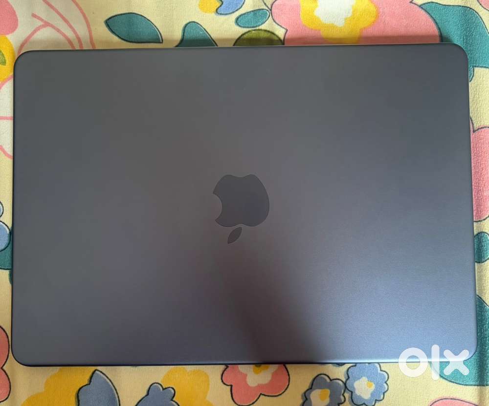 Apple MacBook neo 8/256 brand new condition with Bill box