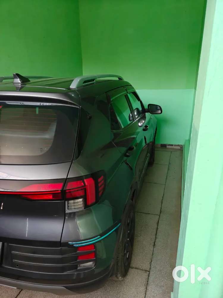 Hyundai Venue 2023 Petrol Well Maintained