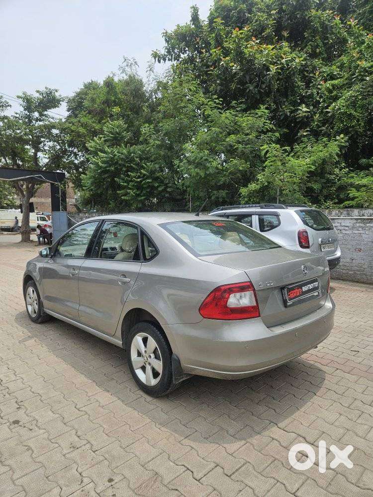 Skoda Rapid 1.5 Tdi At Ambition With Alloy Wheel, 2015, Diesel