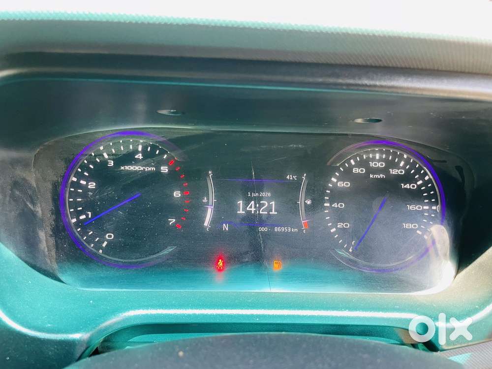 Mahindra Marazzo M6 8str, 2019, Diesel