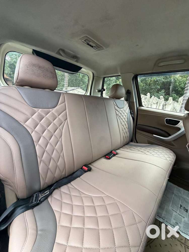 Mahindra Tuv 300 T8 Plus Amt, 2017, Diesel