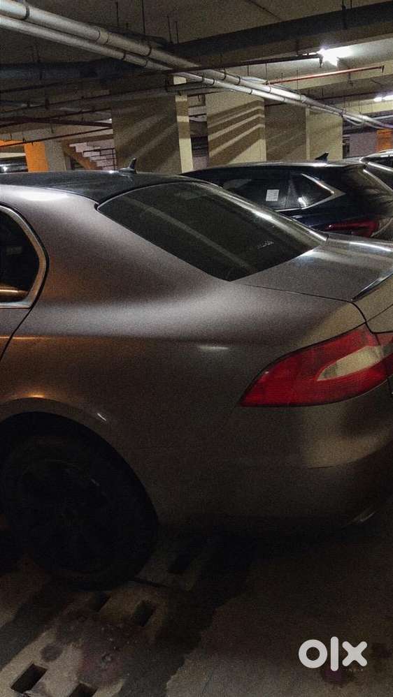 Skoda Superb 2012 Petrol 72000 Km Driven