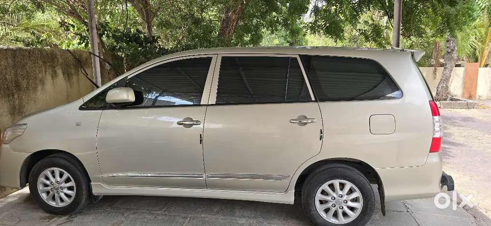 Toyota Innova 2013