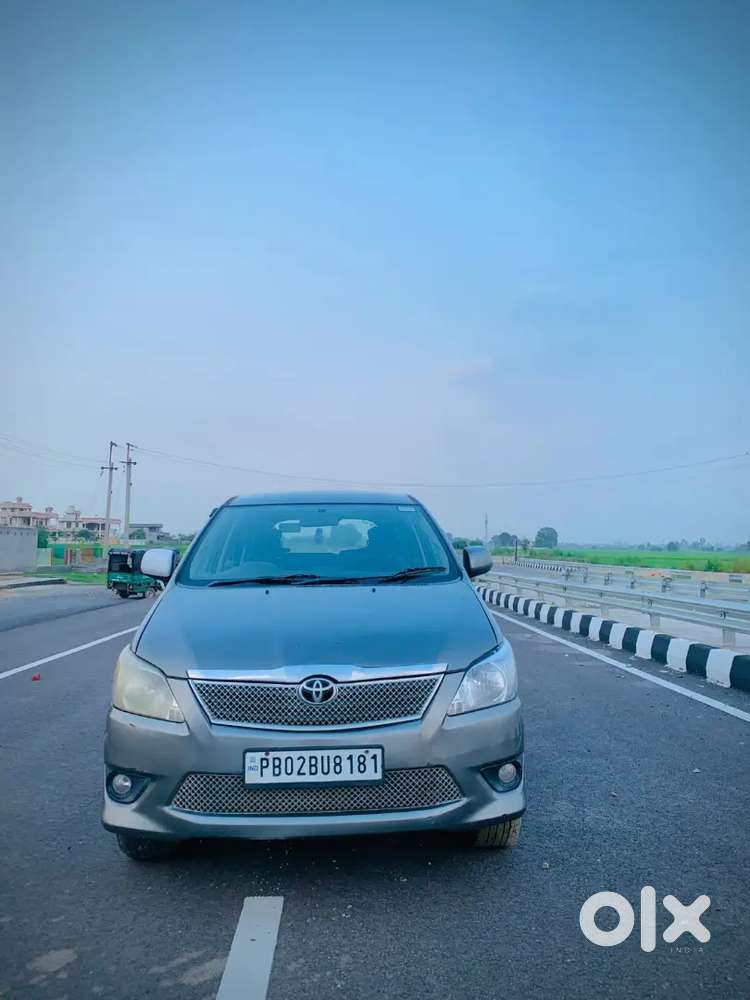 Toyota Innova Hycross 2.0 G-slf 7 Automatic 2013