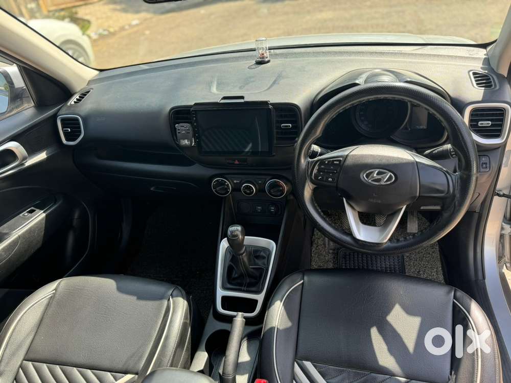 Hyundai Venue Mt Petrol 2020