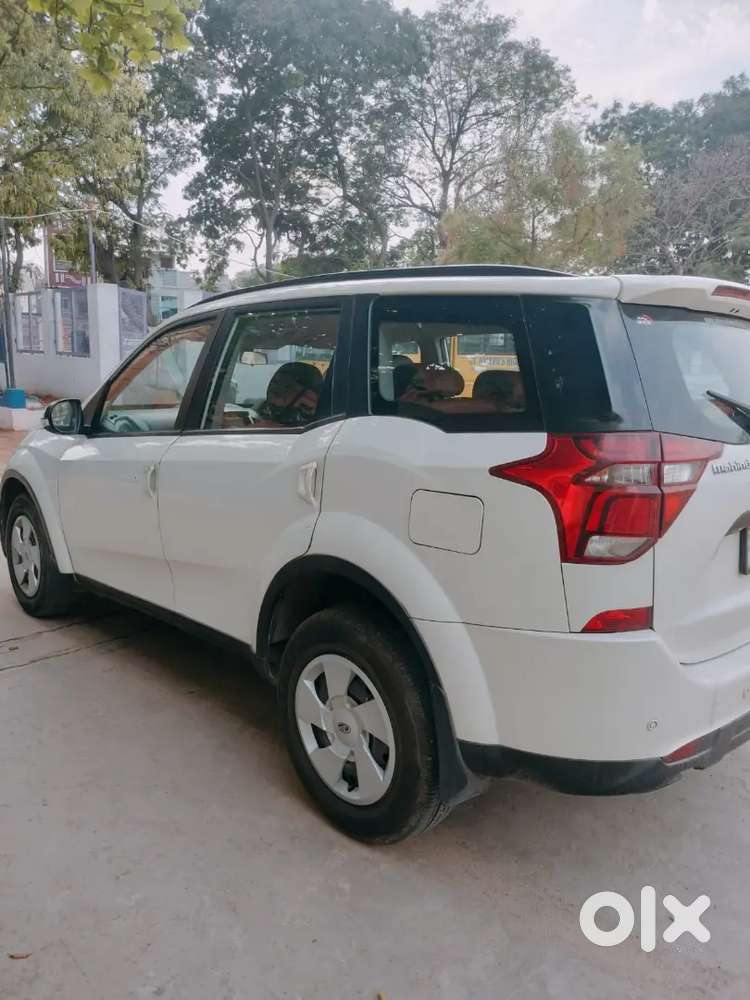 Mahindra Xuv500 2018 Diesel 130000 Km Driven