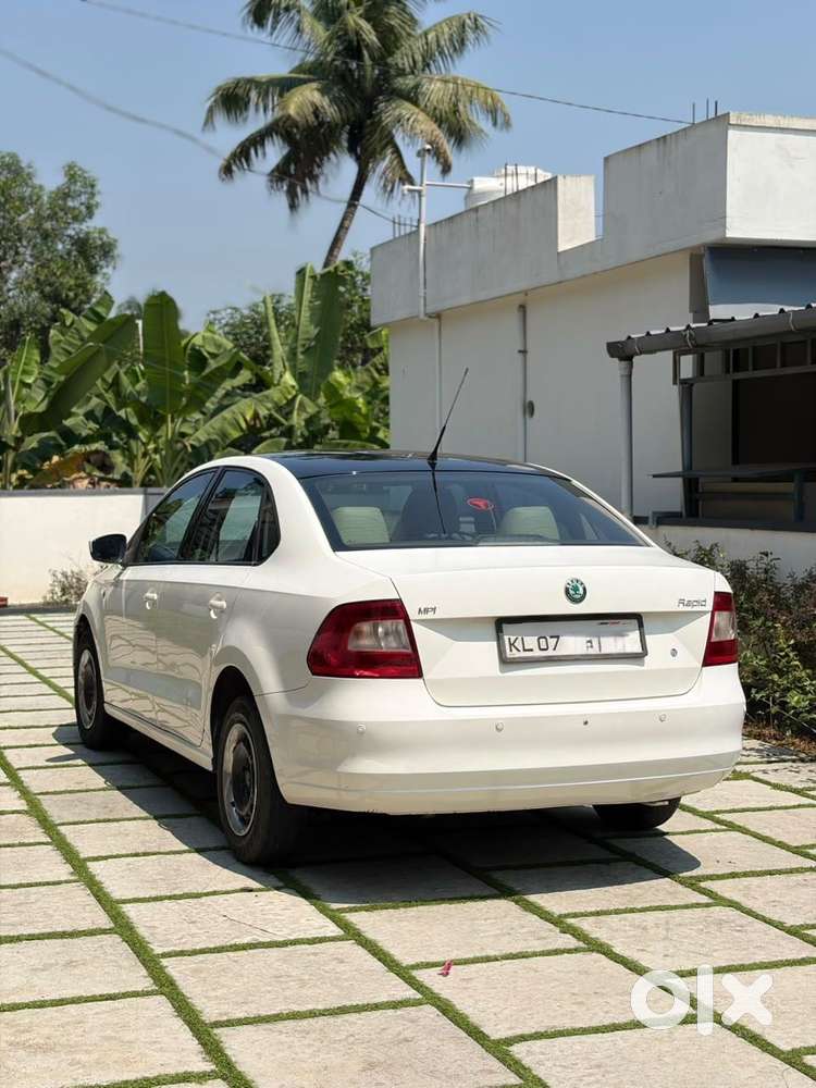 Skoda Rapid 1.6 Mpi Ambition, 2012, Petrol