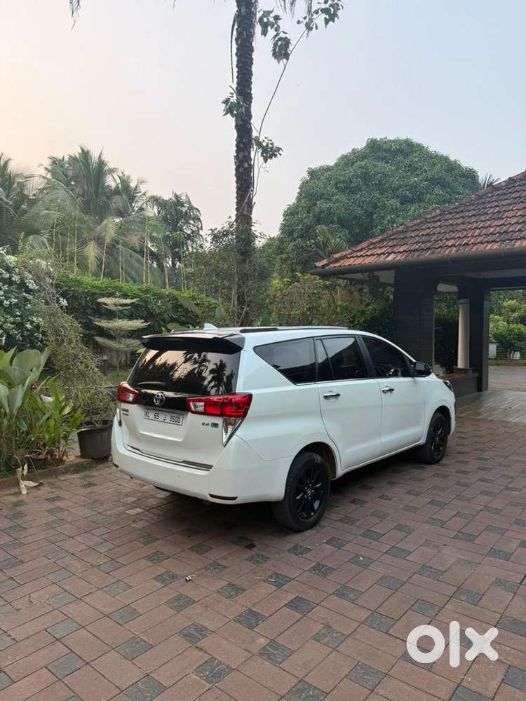 Toyota Innova Crysta 2017 Diesel Well Maintained
