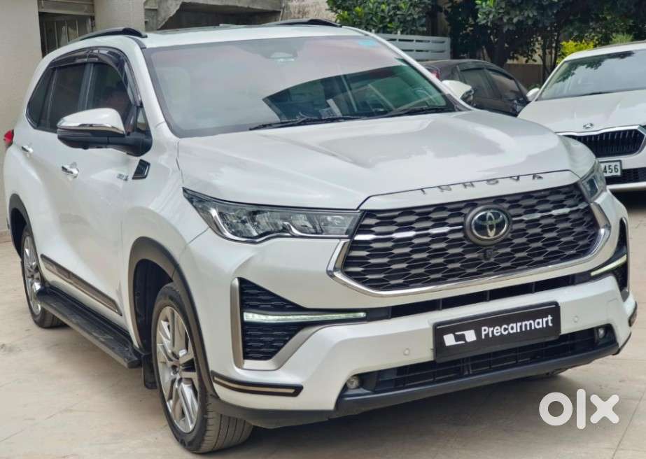 Toyota Innova Hycross 2.0 Zx (o) Hybrid 7 Str, 2023, Petrol