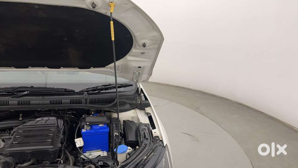 Skoda Slavia Style 1.0l Tsi At, 2023, Petrol