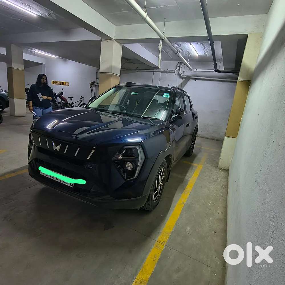 Mahindra Xuv 3xo Ax5 2024 Petrol
