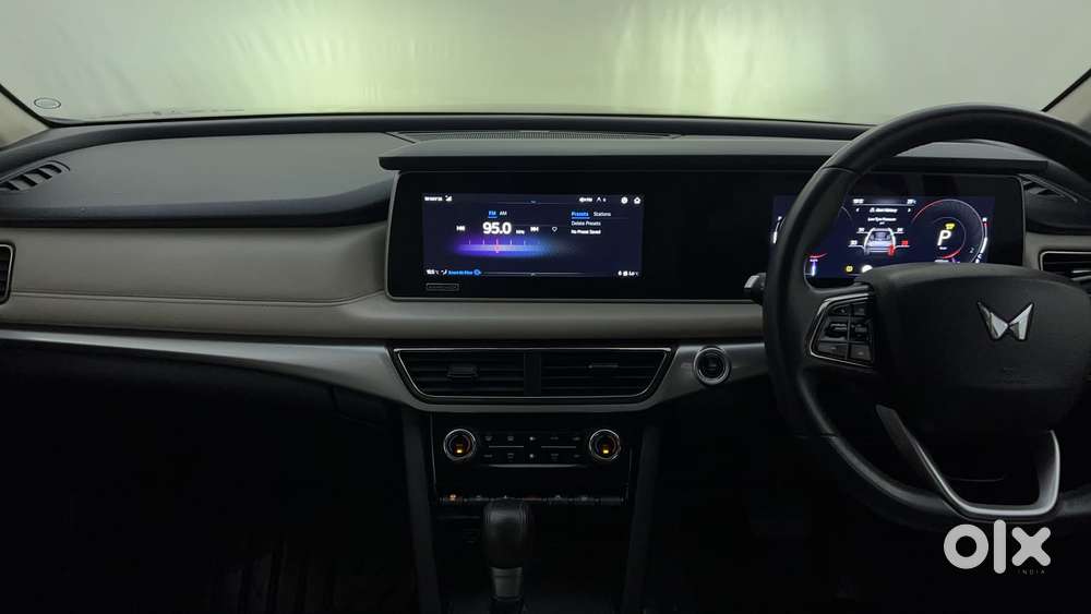 Mahindra Xuv700 Ax7l 6 Str At, 2024, Petrol