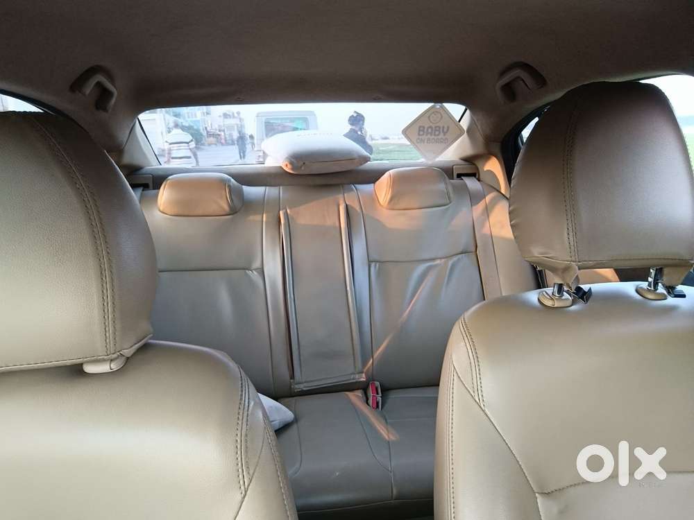 Maruti Suzuki Swift Vxi 1.2 Abs Bs-iv, 2015, Petrol