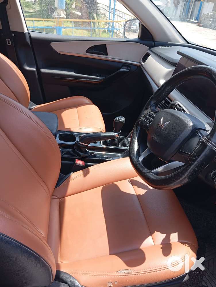 Mahindra Xuv700 2.0 Ax 5 Petrol Mt Str, 2022, Diesel