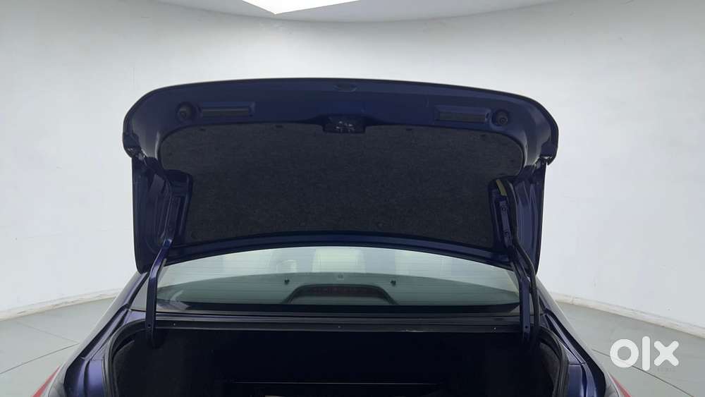 Honda City 1.5 Zx I-vtec Mt, 2023, Petrol