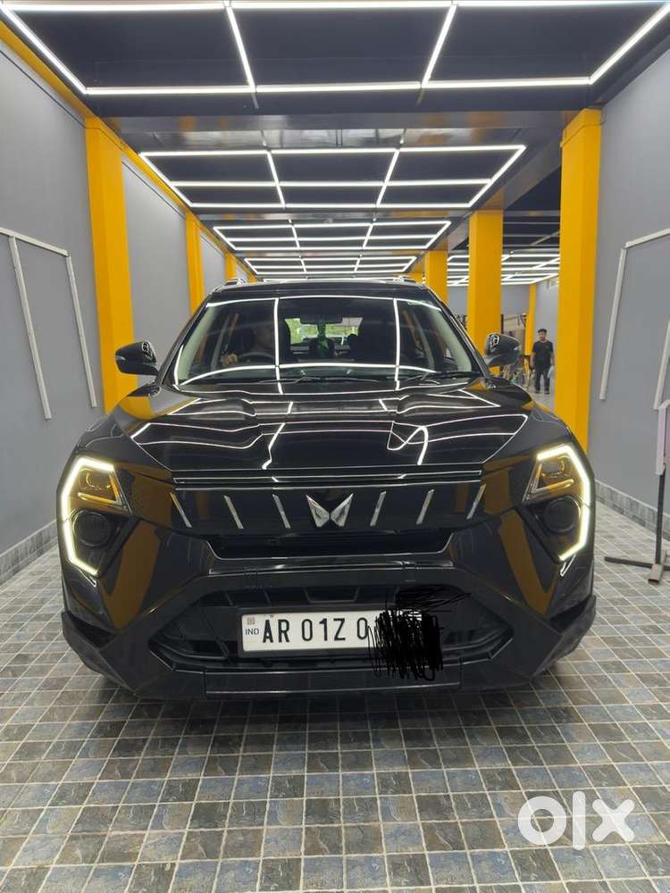 Mahindra Xuv 3xo 2025 Petrol Well Maintained