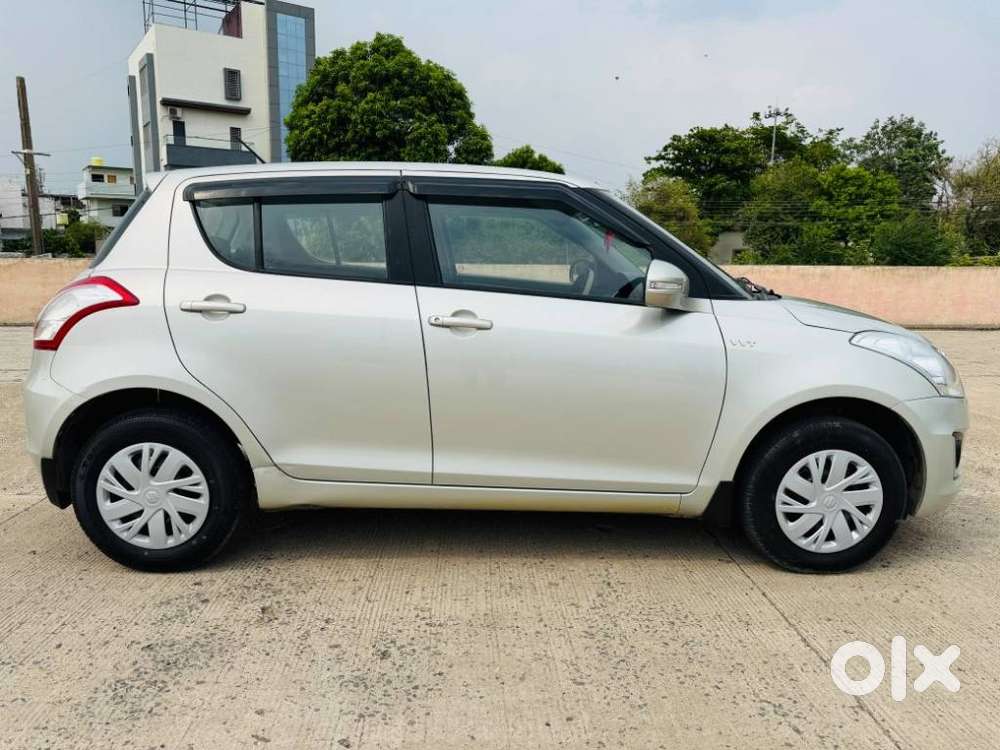 Maruti Suzuki Swift Vxi 1.2 Abs Bs-iv, 2017, Petrol