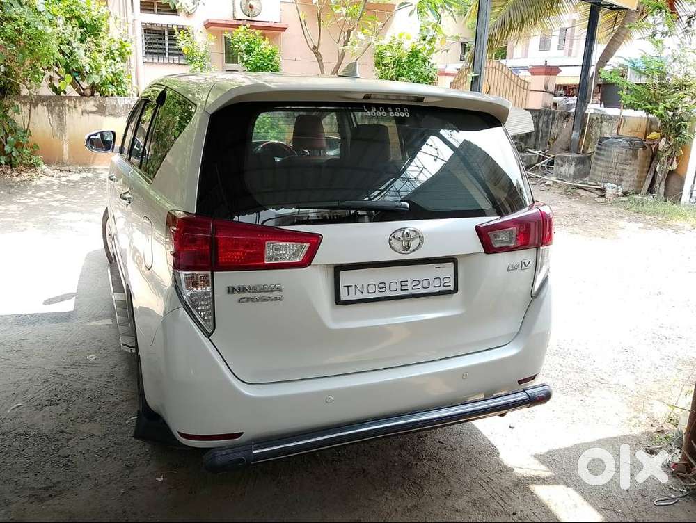 Toyota Innova Crysta 2016 2.4 Vx Mt 8 Str Diesel Manual Single Owner