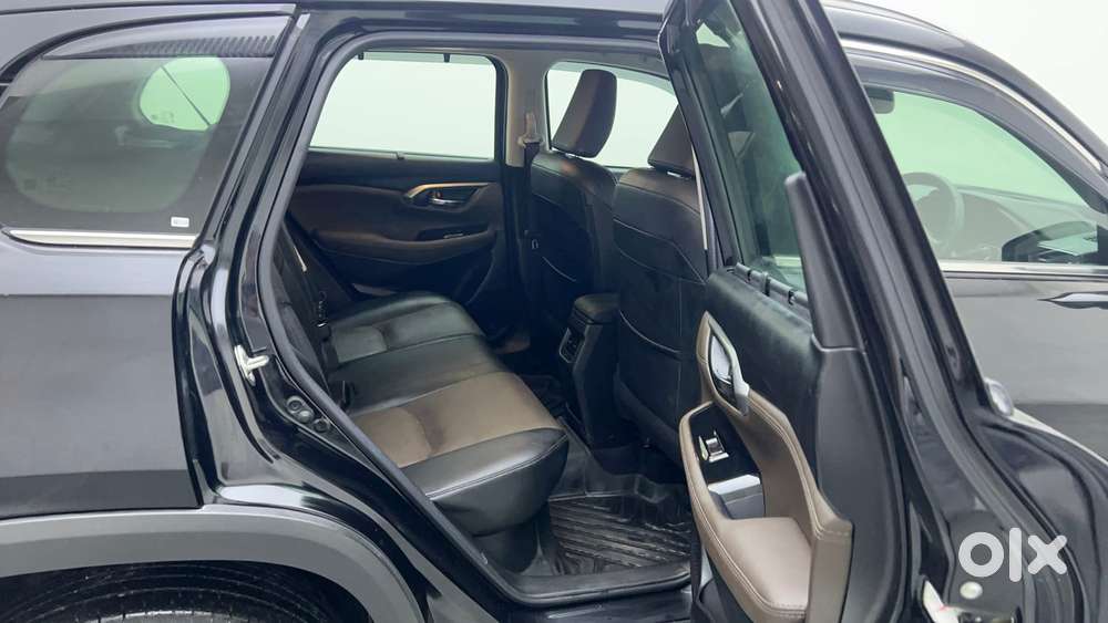Toyota Urban Cruiser Hyryder 1.5 V Hybrid, 2025, Cng & Hybrids