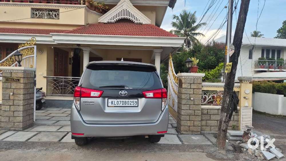 Toyota Innova Crysta 2.4 G Mt 8s, 2023, Diesel