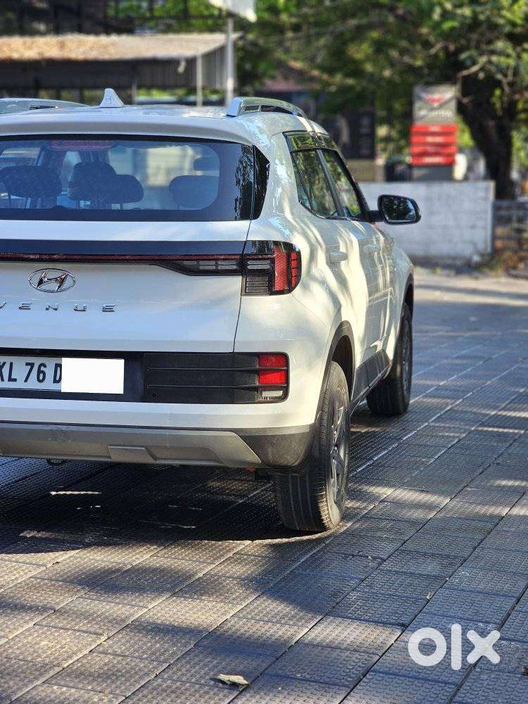 Hyundai Venue 1.2 S (o), 2023, Petrol