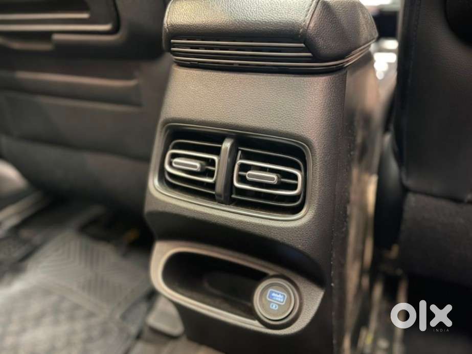 Hyundai Alcazar 2.0 Signature (o) Petrol At 6 Str, 2021, Petrol
