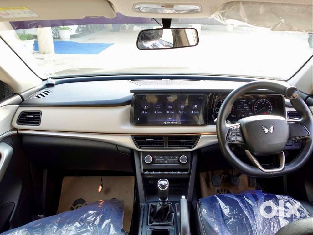 Mahindra Xuv700 Mx Diesel Mt 5 Str (e), 2024, Diesel