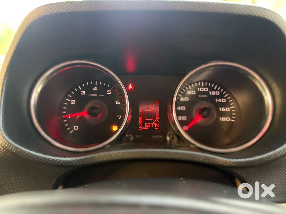 Mahindra Tuv 300 2018 Model