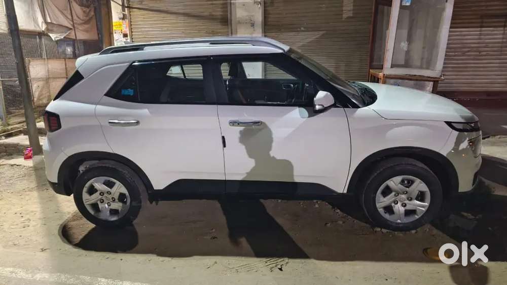 Hyundai Venue 2022 Petrol 36000 Km Driven