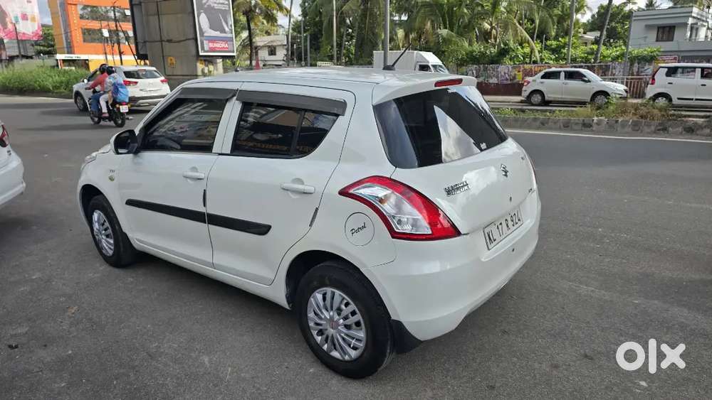 Maruti Suzuki Swift Lxi 2017 Petrol 91000 Km Second Owner