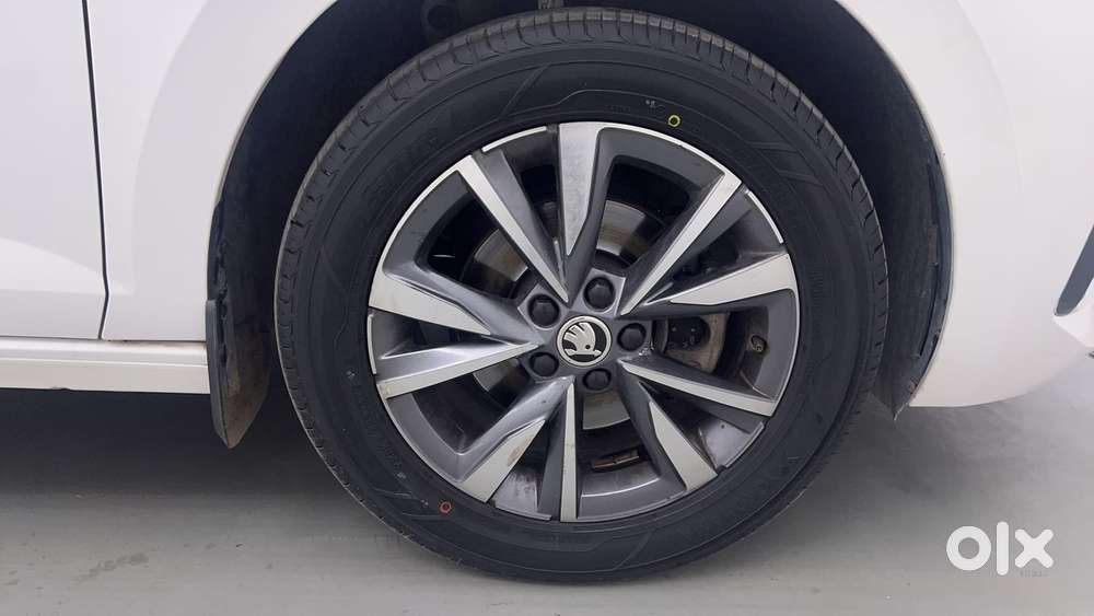 Skoda Slavia Style 1.0l Tsi Mt, 2022, Petrol