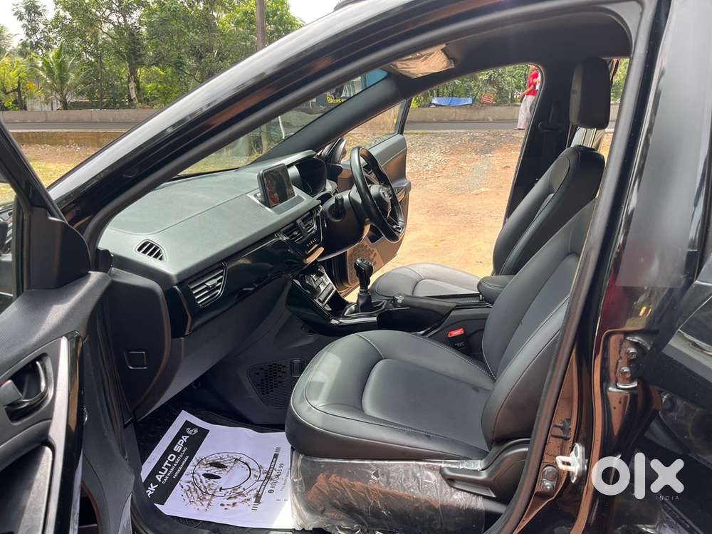 Tata Nexon Petrol 2022 Dark Edition