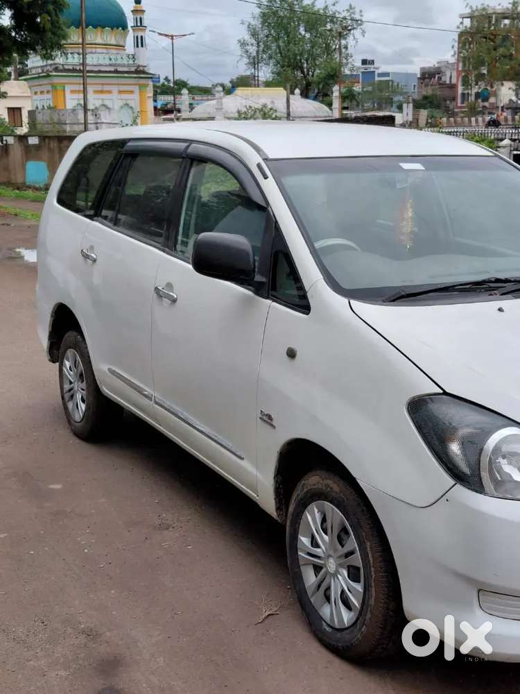 Toyota Innova Petrol Manual 2011