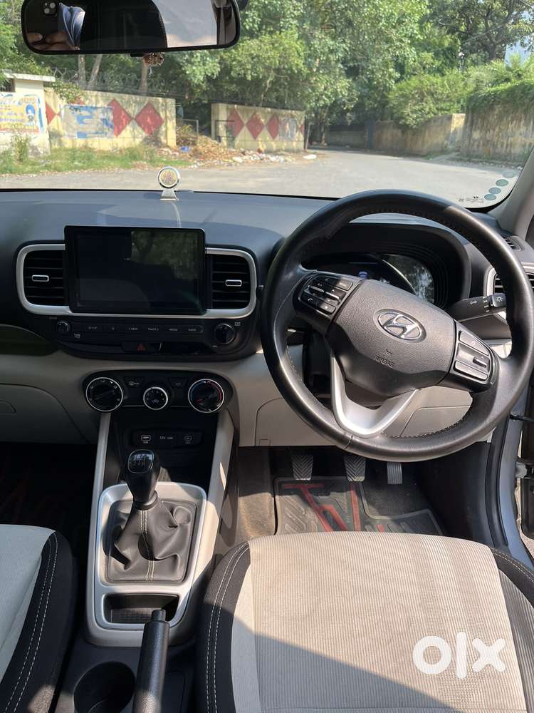 Hyundai Venue S (o) 1.2 Petrol Knight Edition, 2023, Petrol