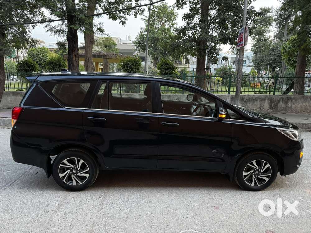 Toyota Innova Crysta 2.4 G Plus Mt 7 Str, 2022, Diesel