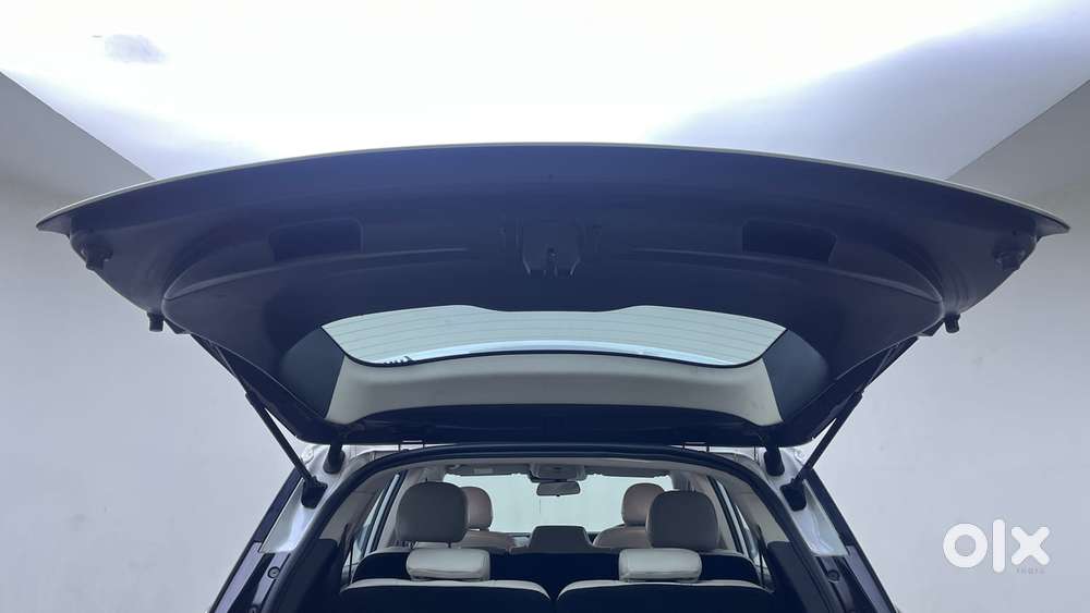 Mahindra Xuv700 2.0 Ax 7 Petrol At Luxury Pack Str, 2022, Petrol