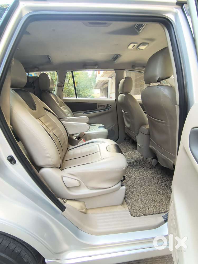 Toyota Innova 2.5 G (diesel) 7 Seater Bs Iv, 2013, Diesel