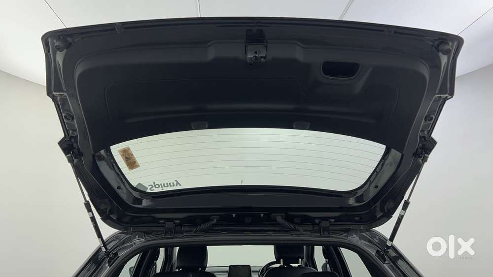 Tata Altroz 1.2 Xza Plus Dark Edition Dct, 2022, Petrol