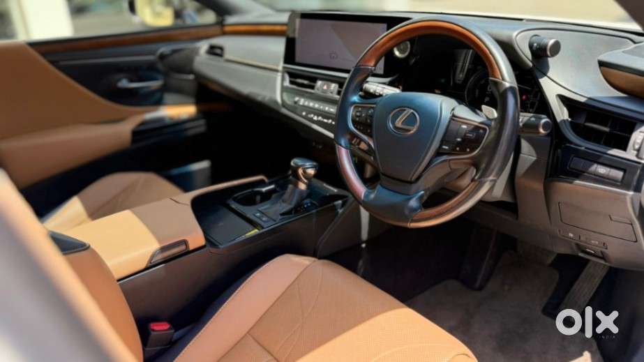 Lexus Es 300h Luxury, 2023, Petrol