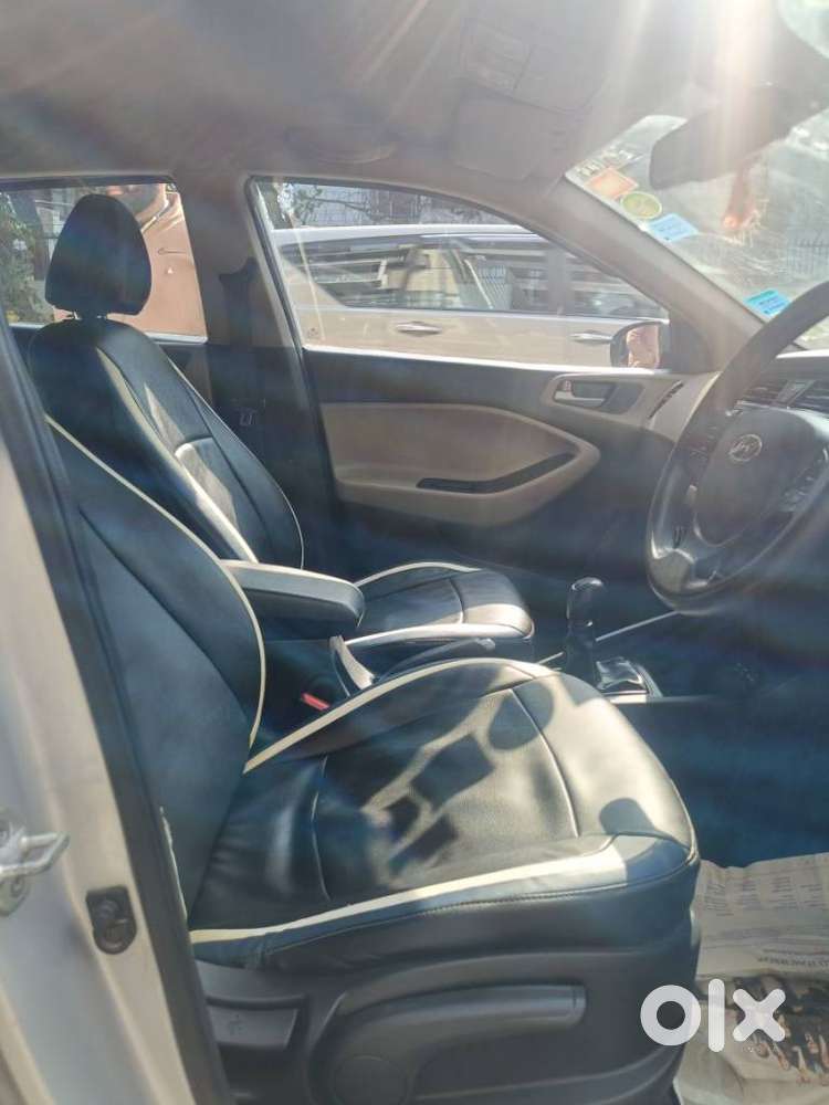 Hyundai I20 Sportz 1.2 Ivt Dual Tone, 2015, Cng & Hybrids