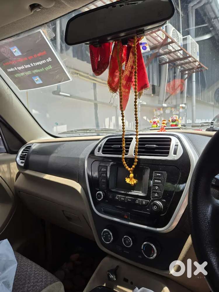 Best Quality Mahindra Tuv 300 Diesel 2016 Tax Clear Upto 2031