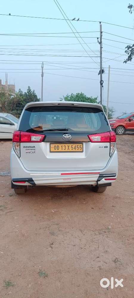 Toyota Innova Crysta 2.4 G Plus Mt 8s, 2025, Diesel