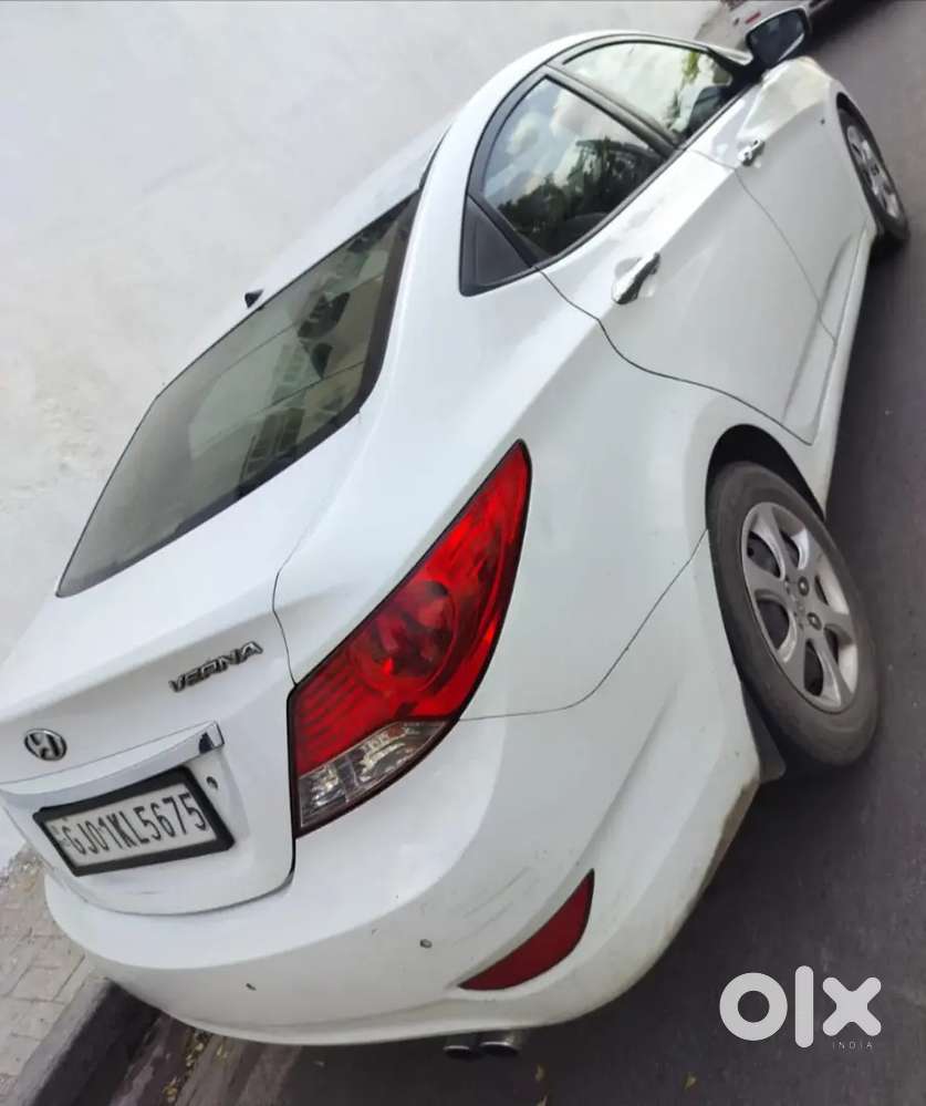 Hyundai Verna Fluidic Crdi Sx 2011 Diesel With 84000 Km Driven