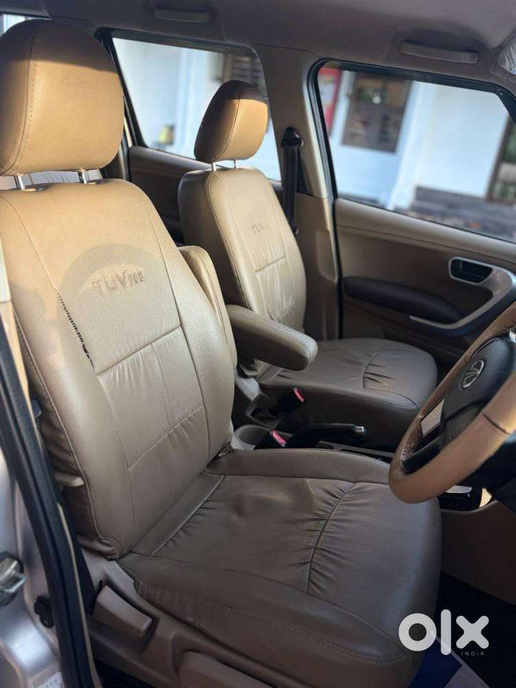 Mahindra Tuv 300 T8 Amt (automatic), 2017, Diesel