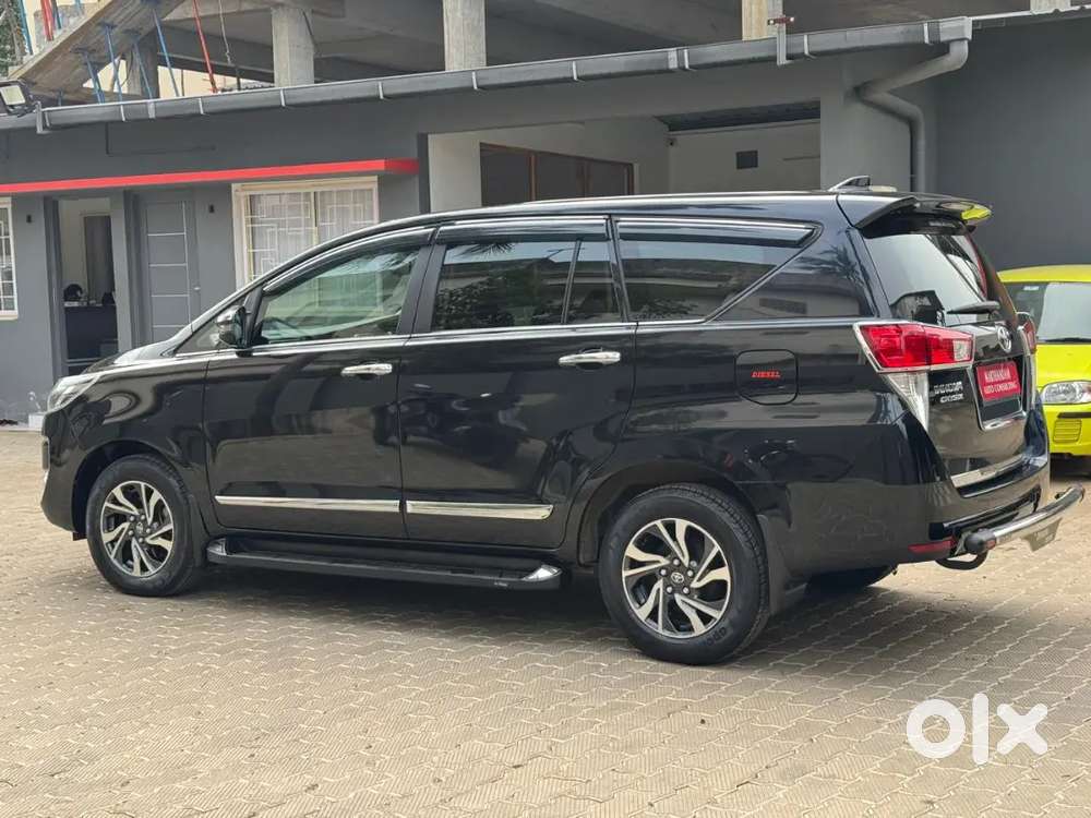 Toyota Innova 2024 Diesel 11000 Km Driven