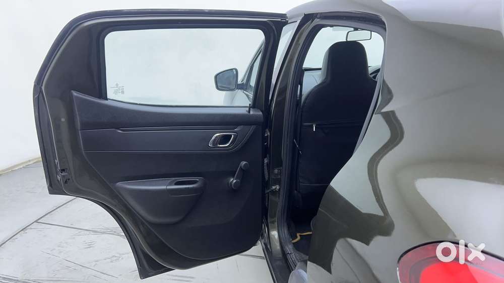 Renault Kwid 1.0 Rxt Amt, 2018, Petrol
