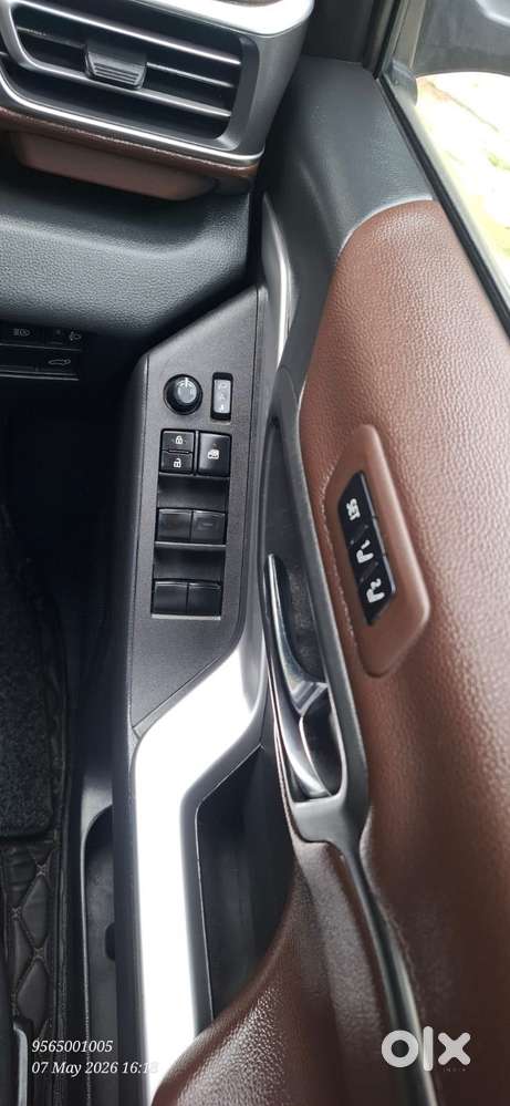Toyota Innova Hycross 2.0 Zx Hybrid 7 Str, 2024, Petrol