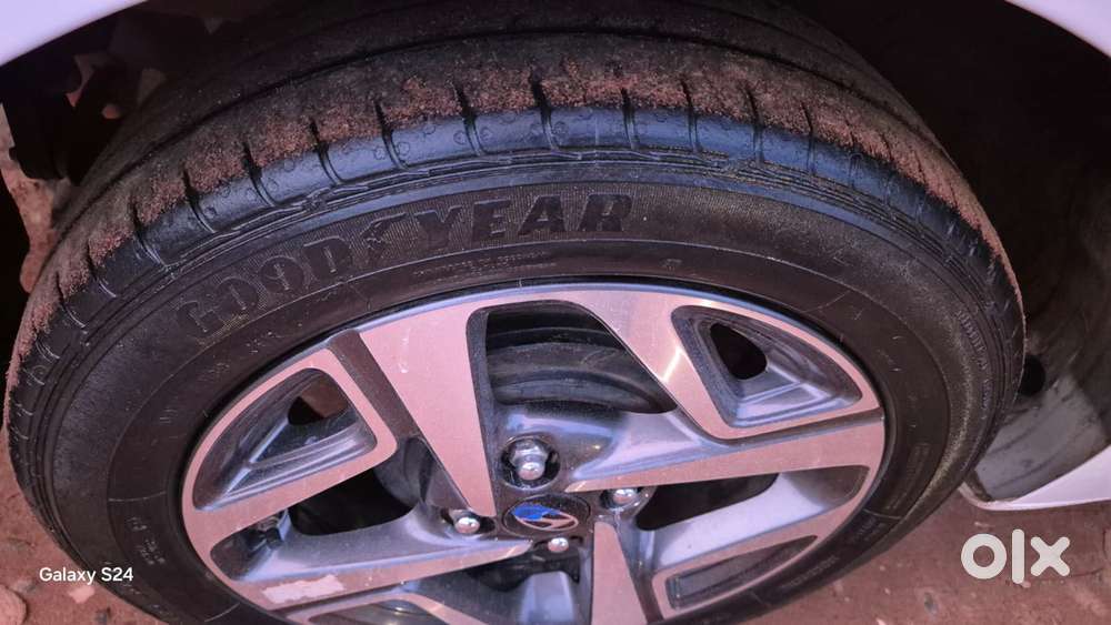 Hyundai Aura Sx (o) Manual, 2023, Petrol